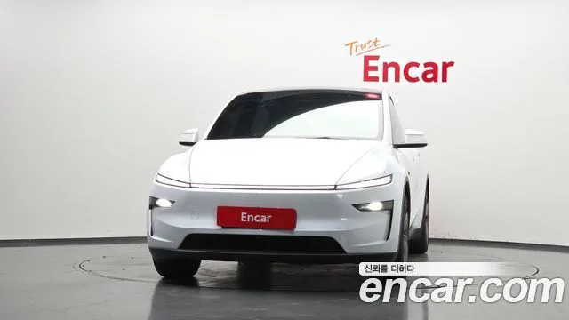 2026 Tesla Model Y, foto 3