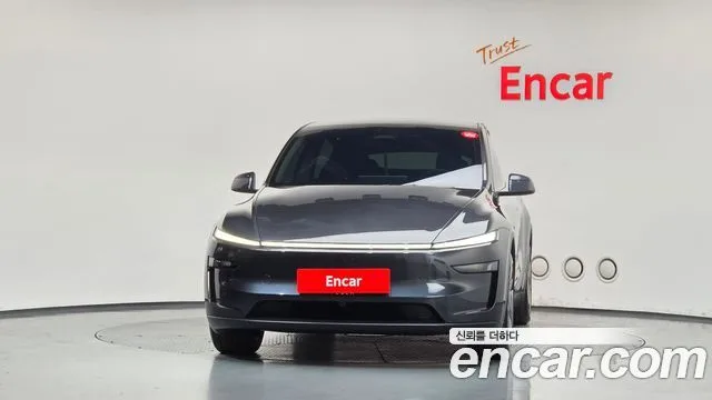 2025 Tesla Model Y, foto 3