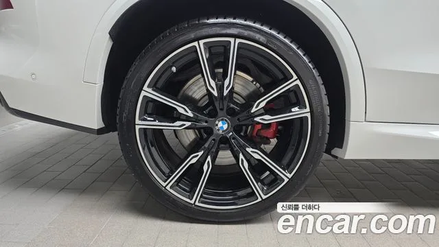 2025 BMW X5, foto 4