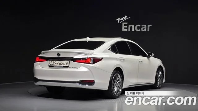 2026 Lexus ES, foto 2