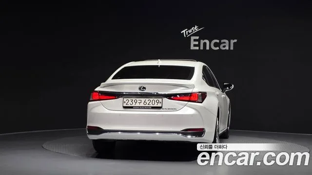 2026 Lexus ES, foto 4