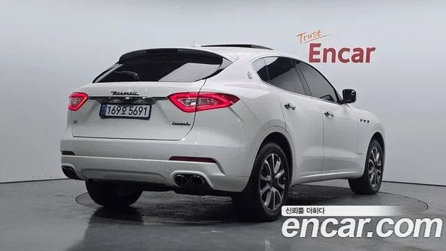 2020 Maserati Levante