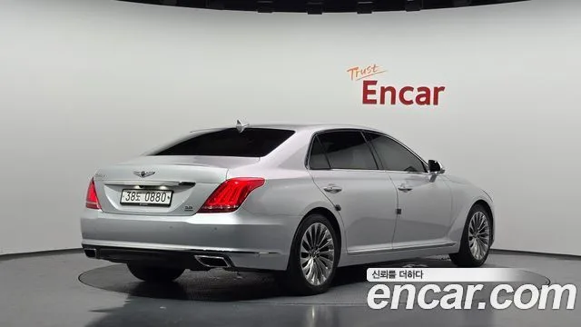 2016 Genesis EQ900