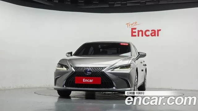 2019 Lexus ES, foto 2