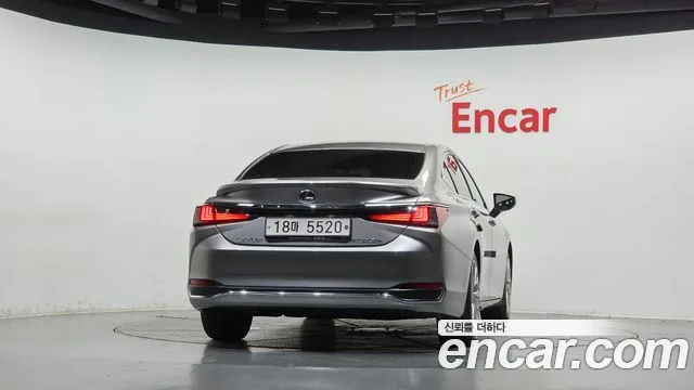 2019 Lexus ES, foto 3