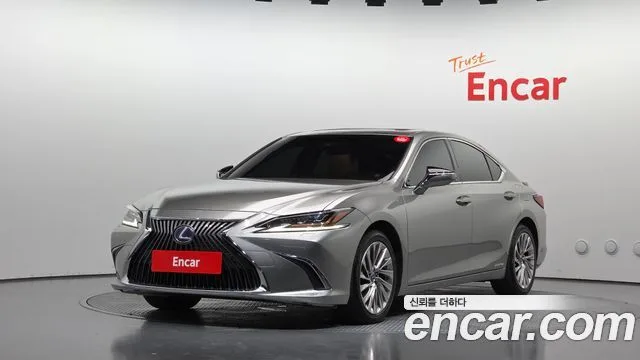 2019 Lexus ES