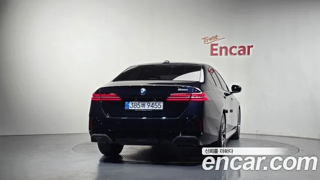 2026 BMW 5-Series, foto 4