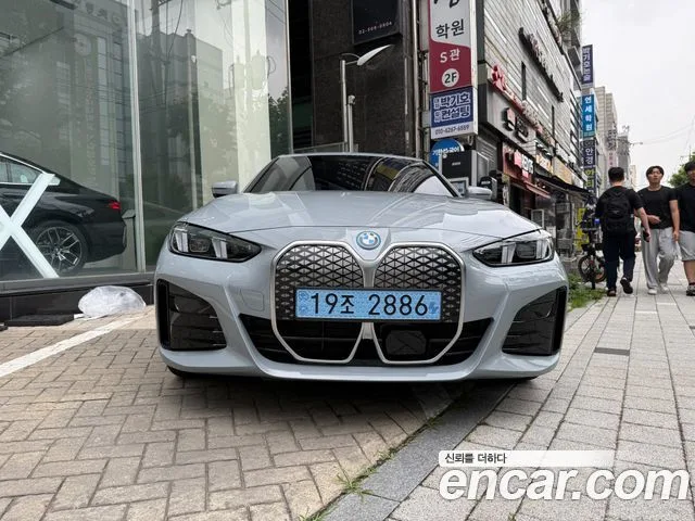 2025 BMW i4