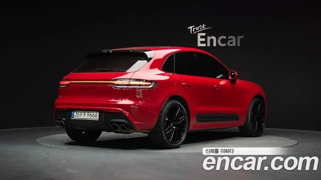 2022 Porsche Macan