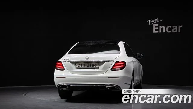 2017 Mercedes-Benz E-Class, foto 4