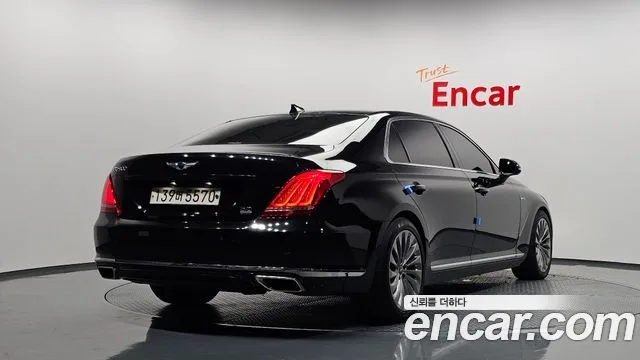 2018 Genesis EQ900