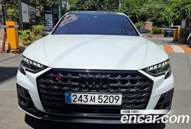 2023 Audi S8, foto 3