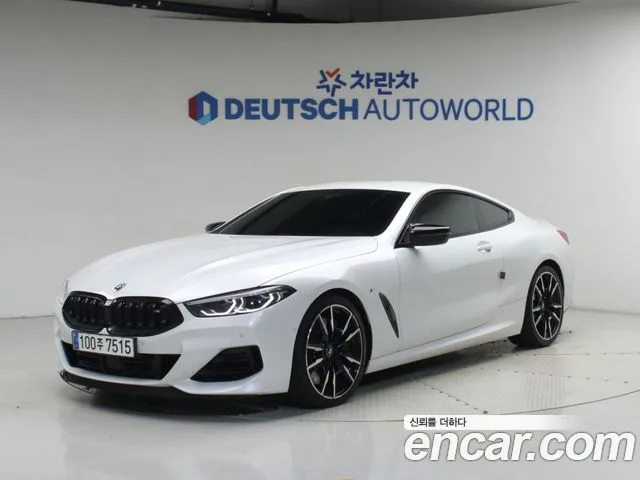 2022 BMW 8-Series, foto 2