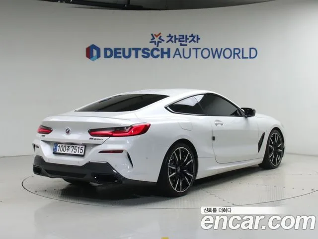 2022 BMW 8-Series, foto 3