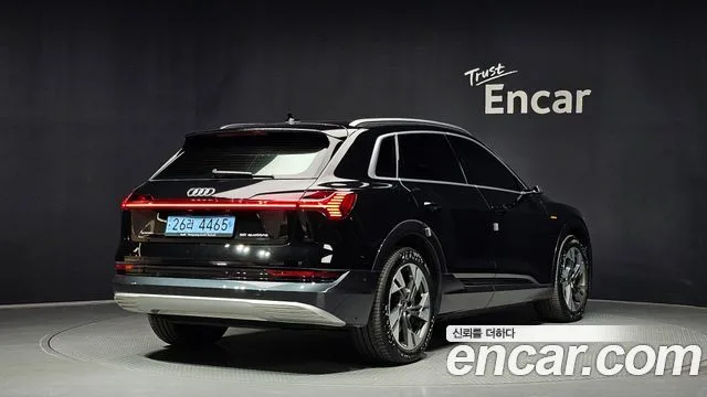 2022 Audi e-tron, foto 2