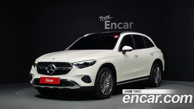 2025 Mercedes-Benz GLC-Class