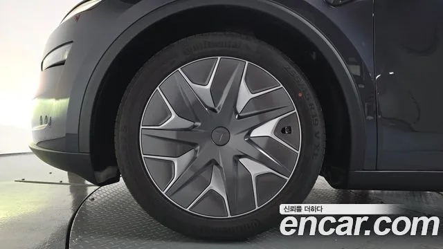 2026 Tesla Model Y, foto 4