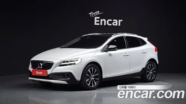 2019 Volvo V40