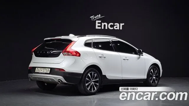 2019 Volvo V40, foto 2