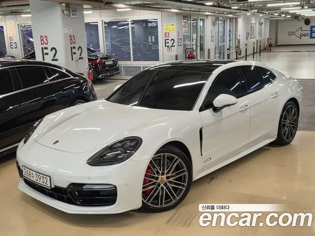 2020 Porsche Panamera