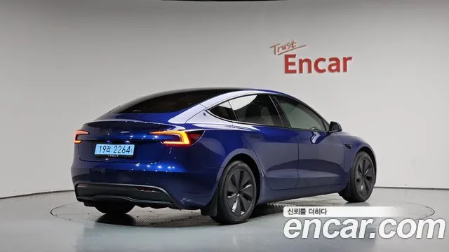 2025 Tesla Model 3