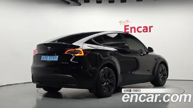 2024 Tesla Model Y