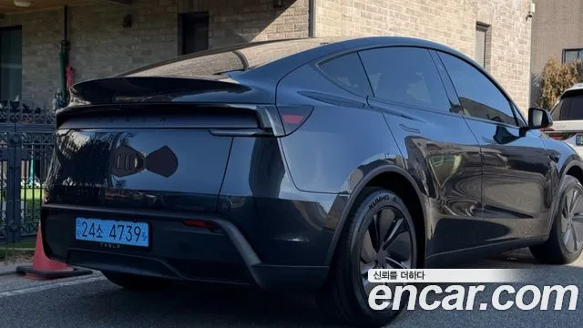 2026 Tesla Model Y, foto 2