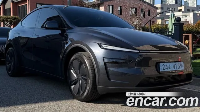 2026 Tesla Model Y, foto 3