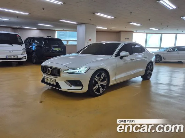2022 Volvo S60