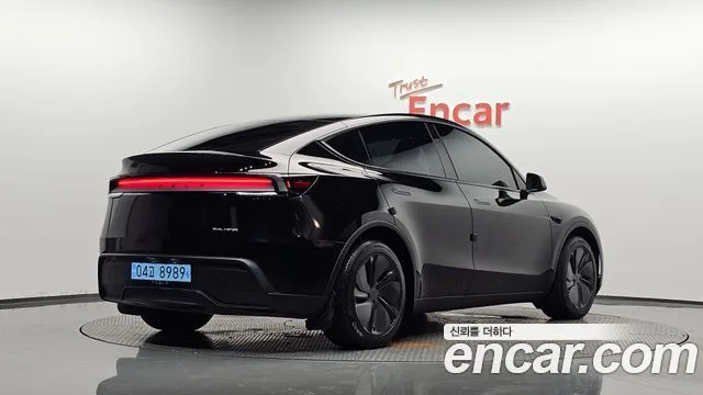 2025 Tesla Model Y