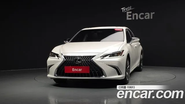 2024 Lexus ES, foto 2