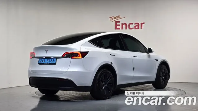 2024 Tesla Model Y