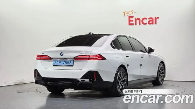 2025 BMW i5, foto 2