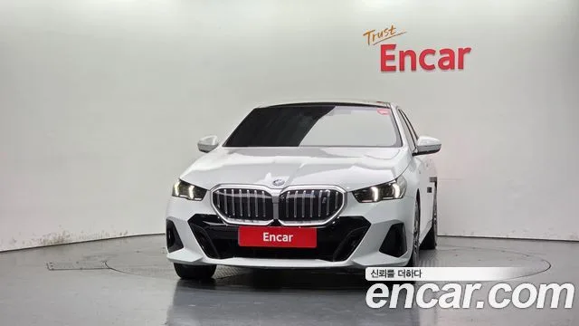 2025 BMW i5, foto 3