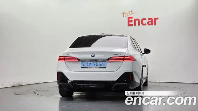 2025 BMW i5, foto 4