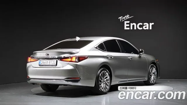 2026 Lexus ES