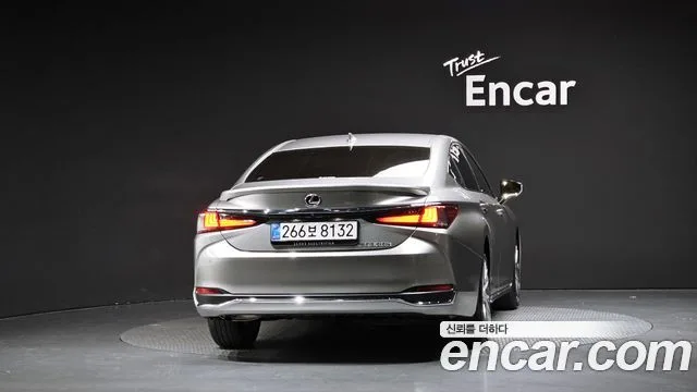 2026 Lexus ES, foto 3