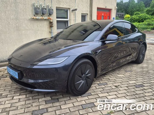 2026 Tesla Model 3, foto 3