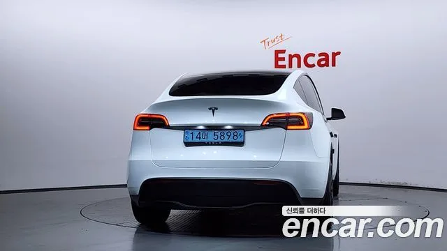 2024 Tesla Model Y, foto 4