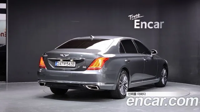 2017 Genesis EQ900, foto 2