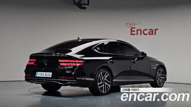 2025 Genesis G80