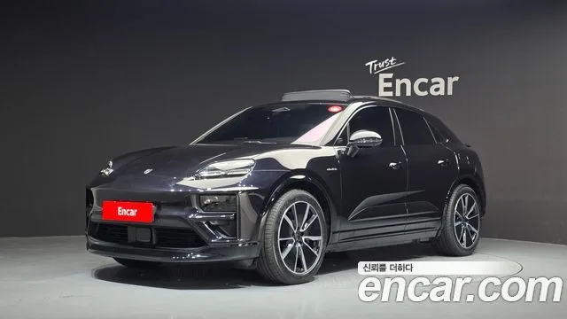 2025 Porsche Macan