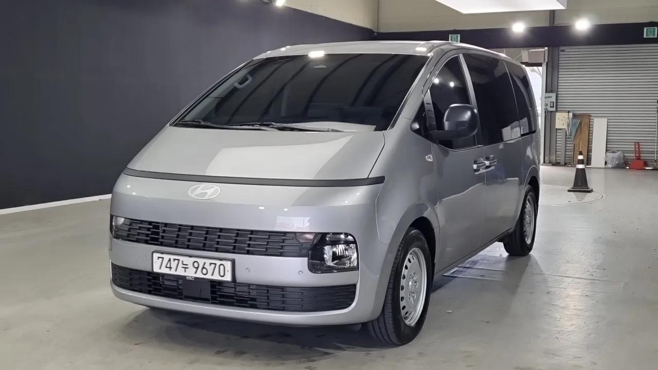 2026 Hyundai Staria