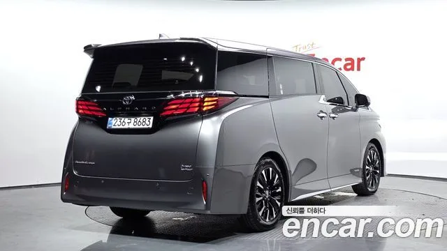 2025 Toyota Alphard