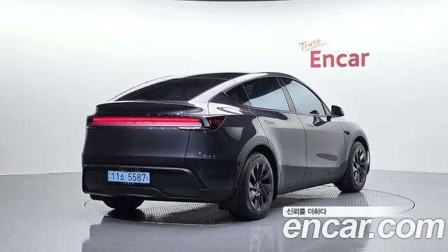 2025 Tesla Model Y