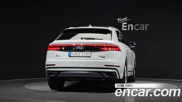 2020 Audi Q8, foto 4