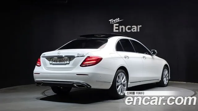2018 Mercedes-Benz E-Class, foto 2