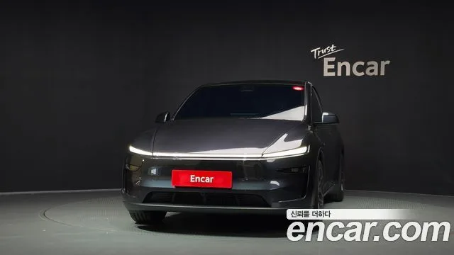 2026 Tesla Model Y, foto 3