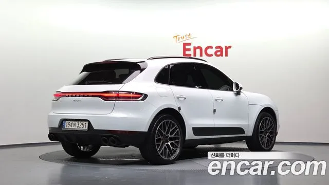 2021 Porsche Macan