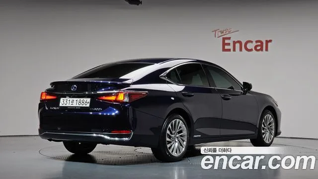 2022 Lexus ES